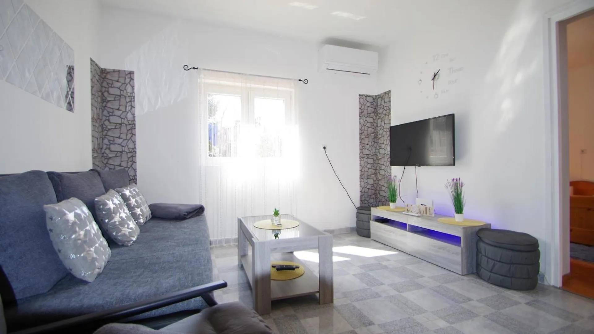 Holiday Apartment Marija Near Pula Center